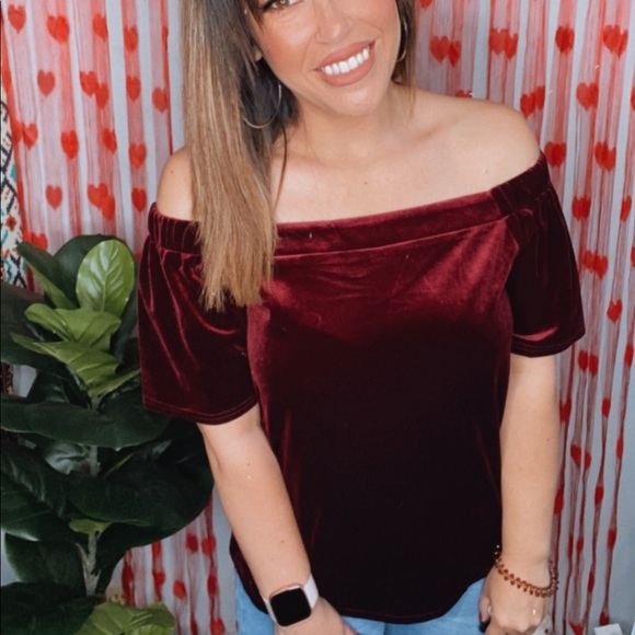 Lila Burgundy Velvet Off-The-Shoulder Short Sleeve Top - Picture 6 of 10
